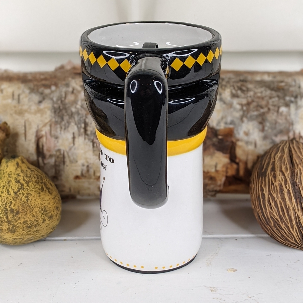 “It’s Good to Be King!” Crown Design Ceramic Travel Mug with Lid - Picture 4 of 9